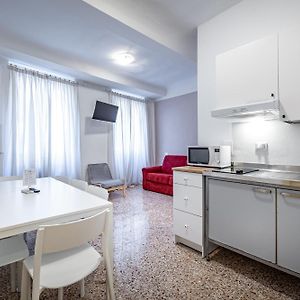 Appartement à 3 Chambres à Coucher
