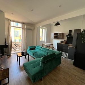 Appartement à 2 Chambres à Coucher