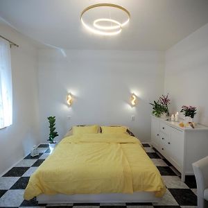 Birdnest Apartment