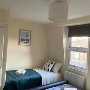 Lovely Private Rooms In Camden, Central London