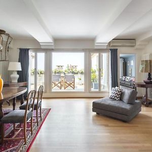 Appartement à 3 Chambres à Coucher