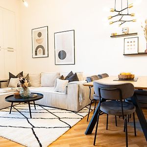 Appartement à 2 Chambres à Coucher