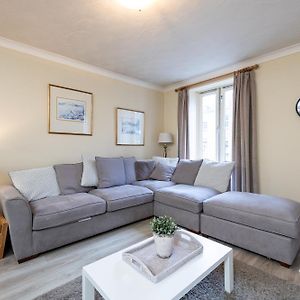 Appartement à 2 Chambres à Coucher
