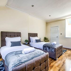 Stunning 5 Bedroom Apt, Close To City Centre, Sec, Hydro And Motorway