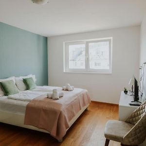 Appartement à 3 Chambres à Coucher