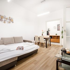 Appartement à 2 Chambres à Coucher