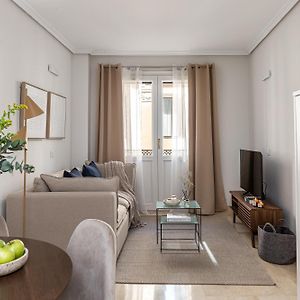 Appartement à 2 Chambres à Coucher