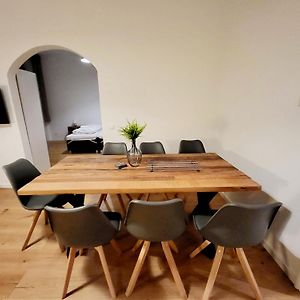Appartement à 3 Chambres à Coucher
