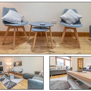 Spacious 3 Bed Townhouse With Parking