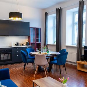Appartement à 2 Chambres à Coucher