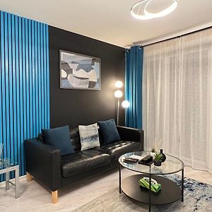 Cityfront Modern Apt Near City Centre/Etihad, Free Parking