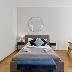 Three Bedrooms - 69 M² - 4 Min To U4 Metro Station