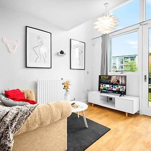 Birmingham City Centre - Terrace - King-Size Bed - Wifi - Netflix - Top Rated - 42M
