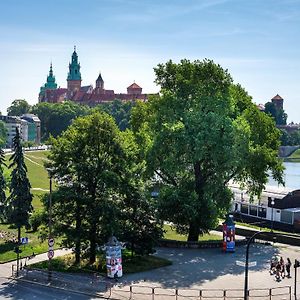 Castle View Apartments By Tyzenhauz