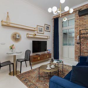 Dietla One Bedroom Apartments With Air Conditioning & Balcony By Noclegi Renters