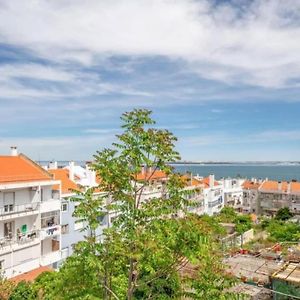 Luxury Smart Flat W/ River Views