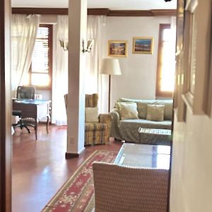 Ponte Vecchio View Apartment By Florencehospitality Com
