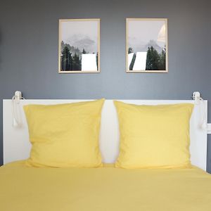 Studio Lit King-Size