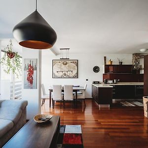 Cozy Nest In Quiet Neighbourhood, Free Parking