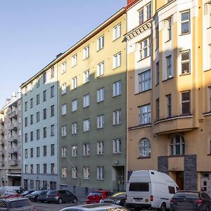 Charming Suite With Garden Views Steps From Metro