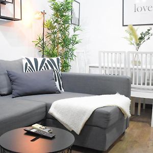 Appartement à 2 Chambres à Coucher
