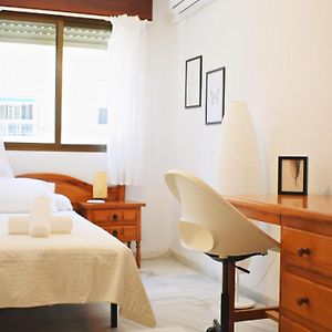Amplio Y Luminoso Apartamento Cerca Del Centro Y La Playa Con Piscina Y Parking Privado
