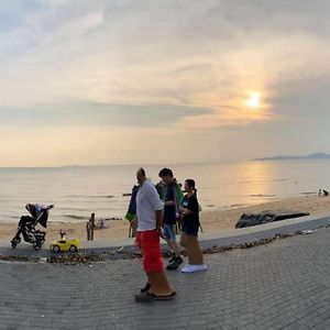Moderne Og Delikat Leilighet Pa Stranden I Jomtien