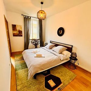 Appartement à 3 Chambres à Coucher