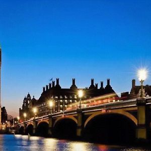 Aplacetostay Central London Apartment, Zone 1 Cove
