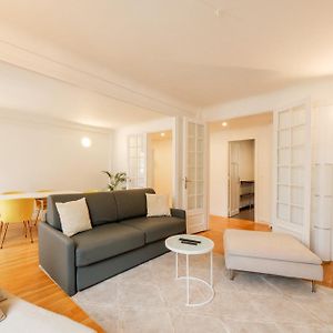 Appartement à 2 Chambres à Coucher