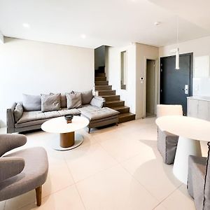 Aster Anhome Premium Selections