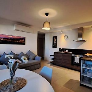 Appartement à 2 Chambres à Coucher