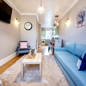 Large 1 Bedroom In Center Of London 3