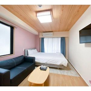Studio Lit Queen-Size