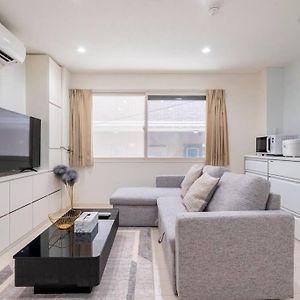 Appartement à 3 Chambres à Coucher