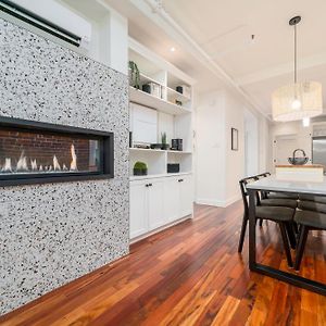 -New- The Rock And Red Luxury Condo