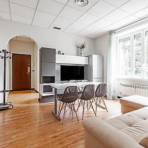 Appartement à 3 Chambres à Coucher