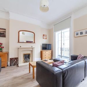 Spacious & Central 3-Bed Flat By Popular Waterloo!