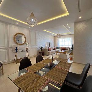 Appartement à 3 Chambres à Coucher