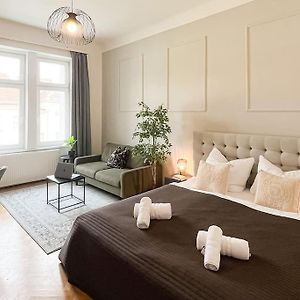 Appartement à 2 Chambres à Coucher