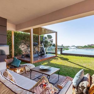 Escape To Luxury: 4 Bedroom Villa On Golf Course