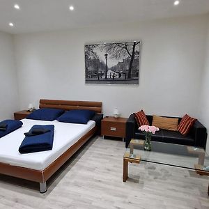 Apartment Flora - Late Check-Out At Noon 12 O Clock For Free