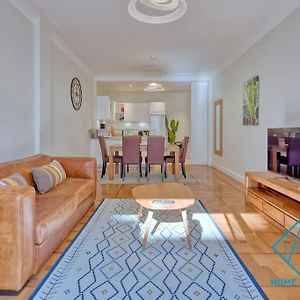 Appartement à 2 Chambres à Coucher
