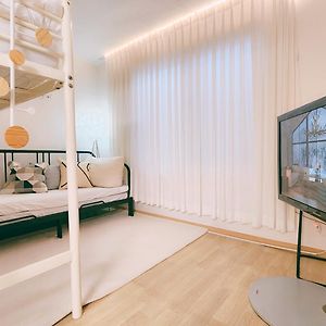 Easel House