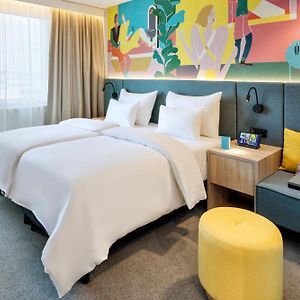 Chambre Accessible aux Personnes à Mobilité Réduite Lit King-Size
