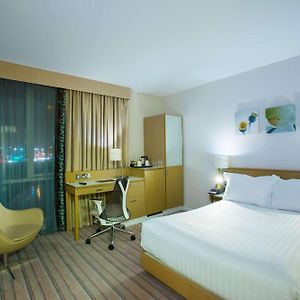 Chambre Accessible aux Personnes à Mobilité Réduite Lit Queen-Size