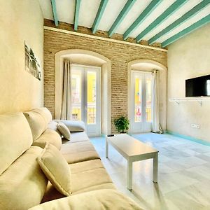 Click Triana Apartment