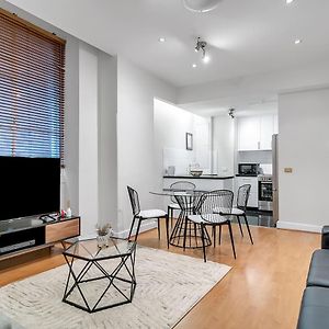 Appartement à 2 Chambres à Coucher