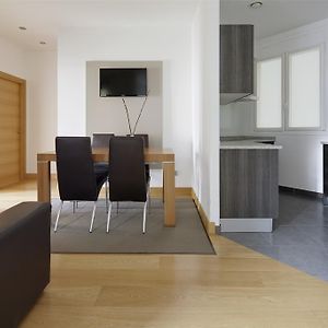 Appartement à 3 Chambres à Coucher