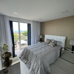 Appartement à 3 Chambres à Coucher